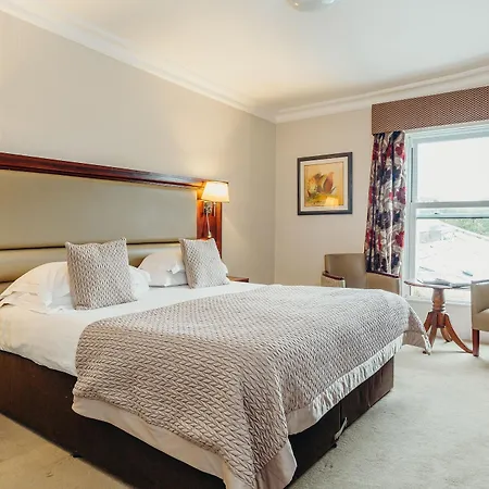 Crown By Compass Hospitality Hotell 4*