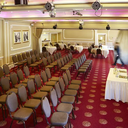 Crown By Compass Hospitality 4*