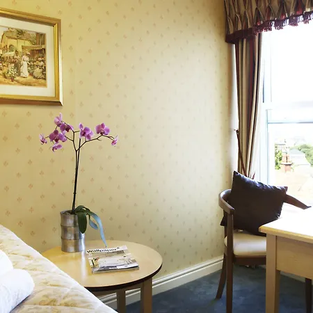 Crown By Compass Hospitality Scarborough