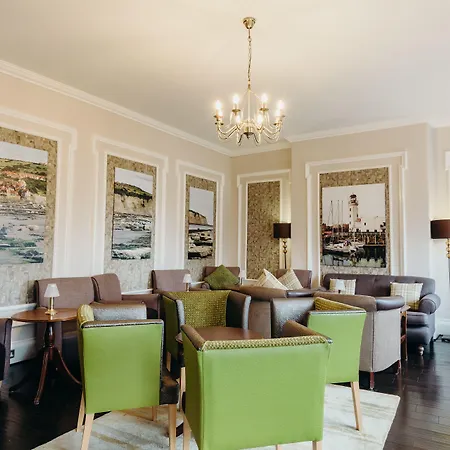 Crown By Compass Hospitality Scarborough