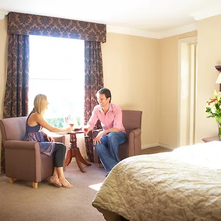 Crown By Compass Hospitality Hotell
