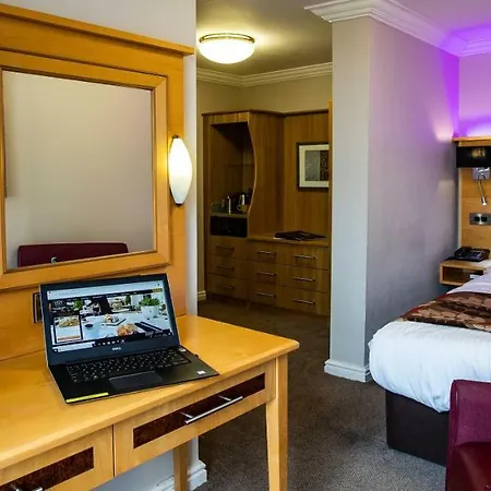 Crown By Compass Hospitality Hotell 4*
