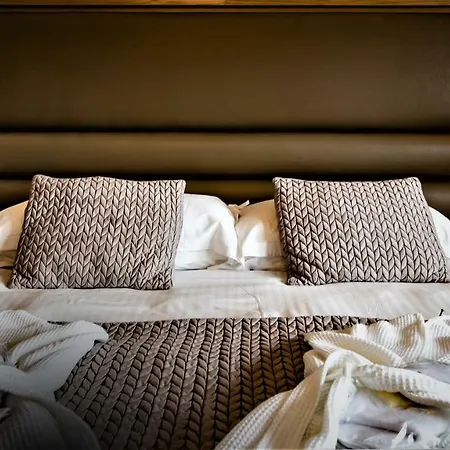 Crown By Compass Hospitality Scarborough