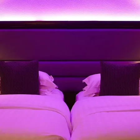 Crown By Compass Hospitality Hotell