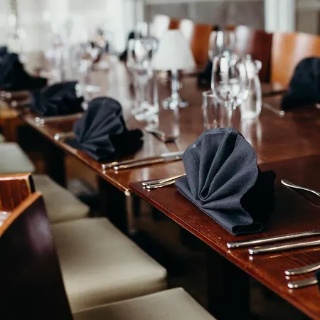 Crown By Compass Hospitality Scarborough