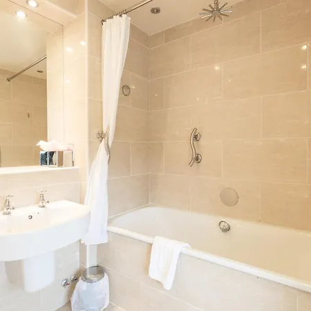 Crown By Compass Hospitality 4* Scarborough