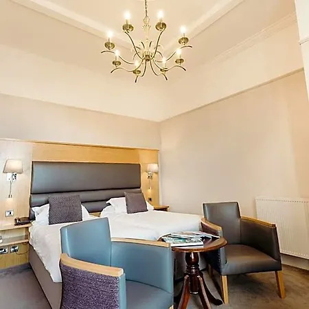 Crown By Compass Hospitality 4*