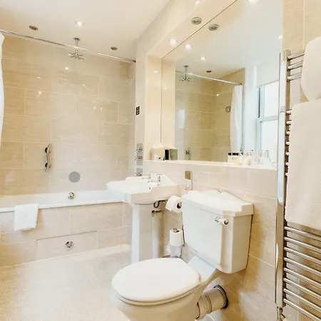 Crown By Compass Hospitality Hotel 4*