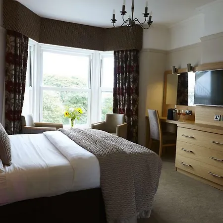 Hotel Crown By Compass Hospitality