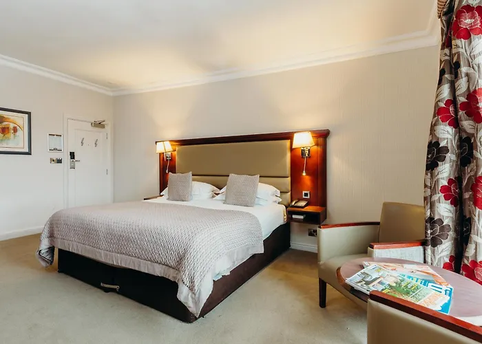 Crown By Compass Hospitality 4*