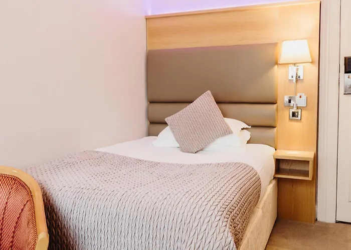 Crown By Compass Hospitality Scarborough