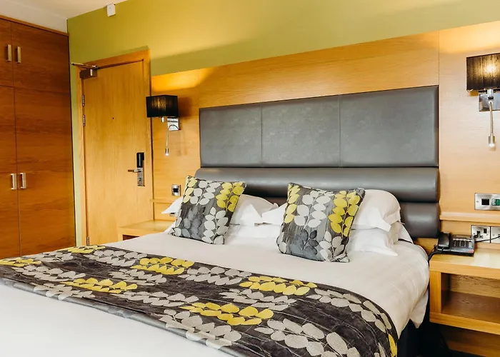 Crown By Compass Hospitality Hotel 4*