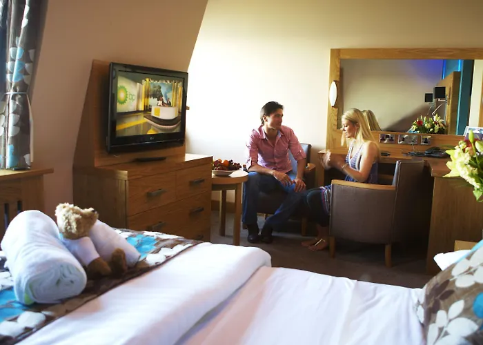 Hotel Crown By Compass Hospitality