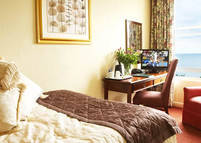 Crown By Compass Hospitality 4*