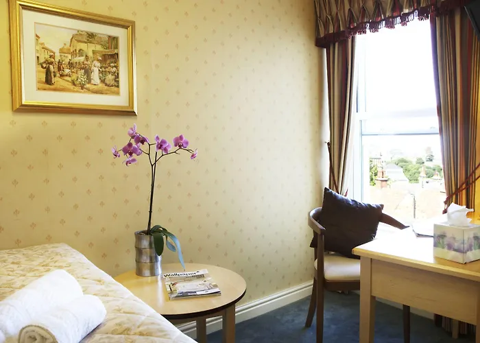 Crown By Compass Hospitality Scarborough