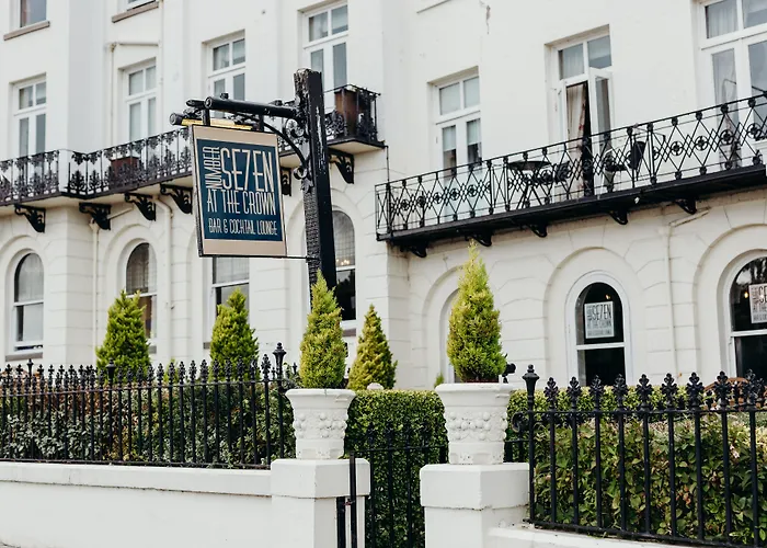 Hotel Crown By Compass Hospitality