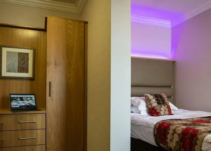 Crown By Compass Hospitality Scarborough