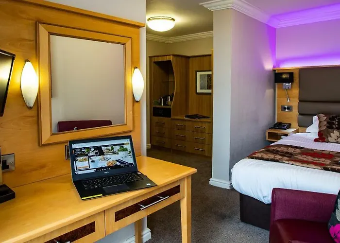 Crown By Compass Hospitality Hotel 4*