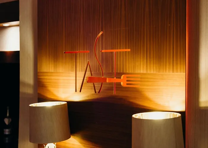 Crown By Compass Hospitality 4*