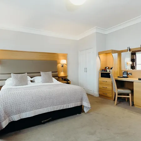 Crown By Compass Hospitality 4* Σκάρμπορο