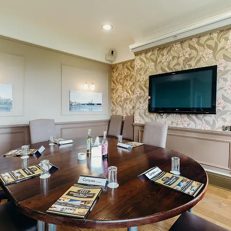 Crown By Compass Hospitality Σκάρμπορο