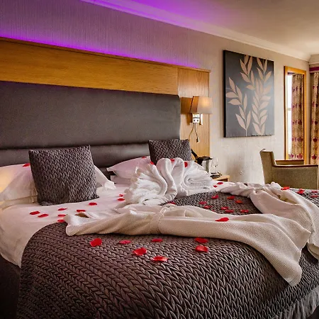 Crown By Compass Hospitality 4* Σκάρμπορο