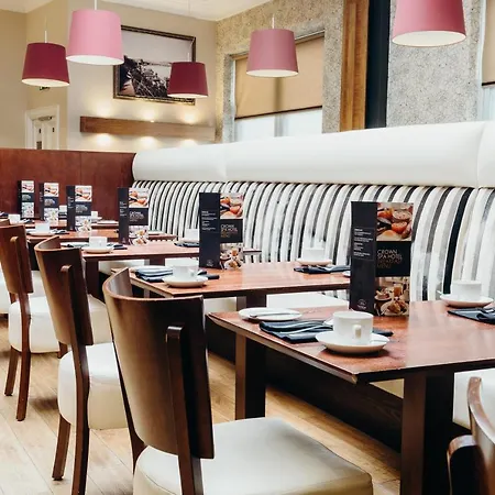 Crown By Compass Hospitality 4* Σκάρμπορο